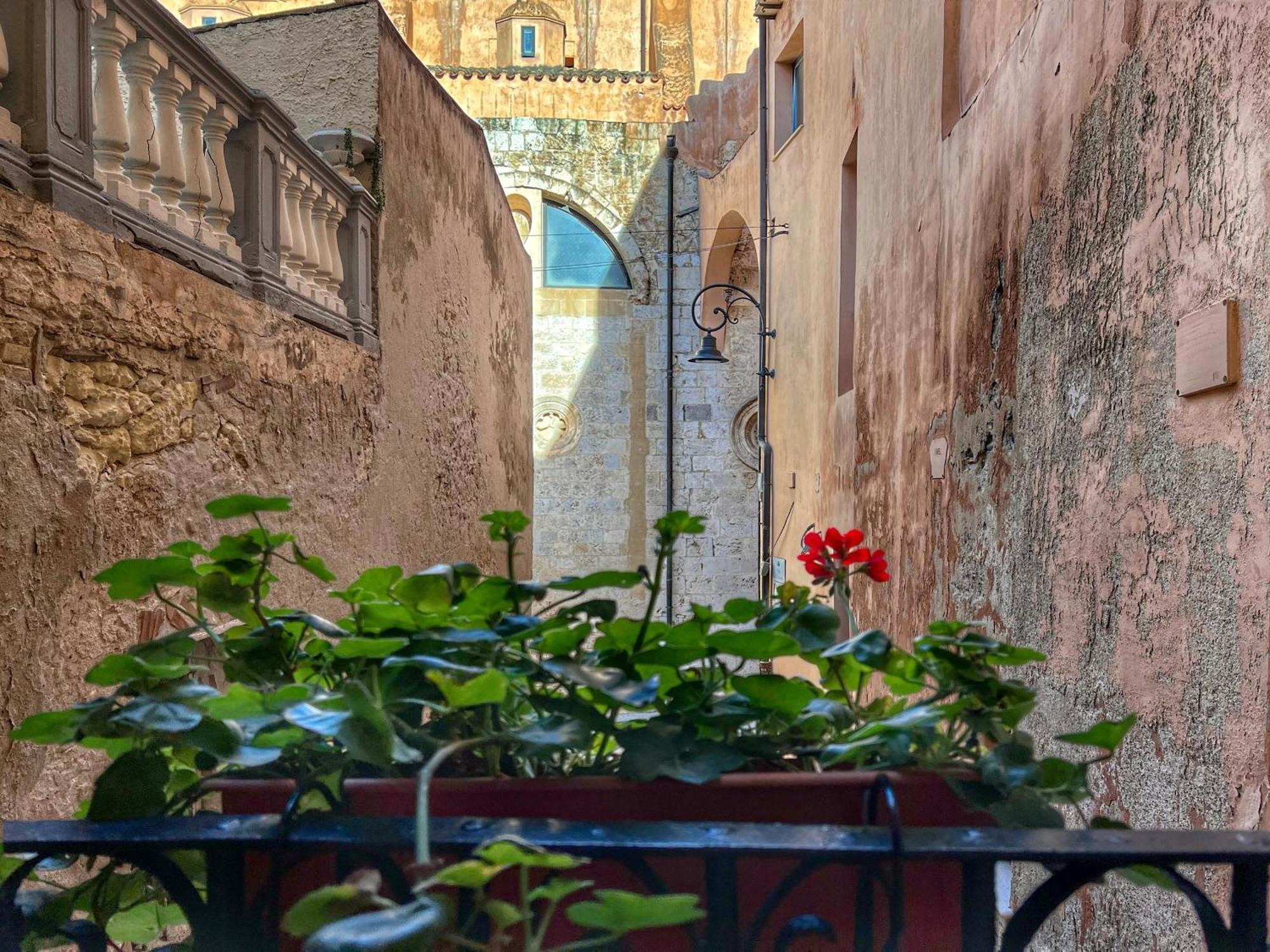 Al Duomo Di Cagliari Hotell Eksteriør bilde